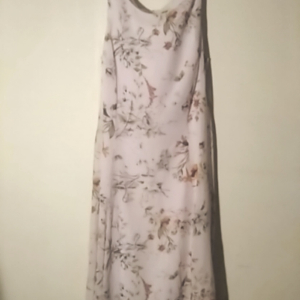 Sleeveless floral dress